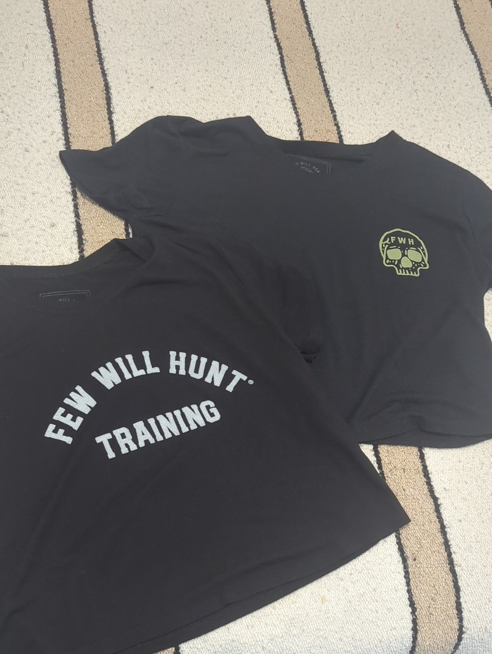 Few Will Hunt 🐺 Crop Top Lot Of 2 👯‍♂️